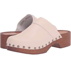 Seychelles: Women's Loud and Clear Clog